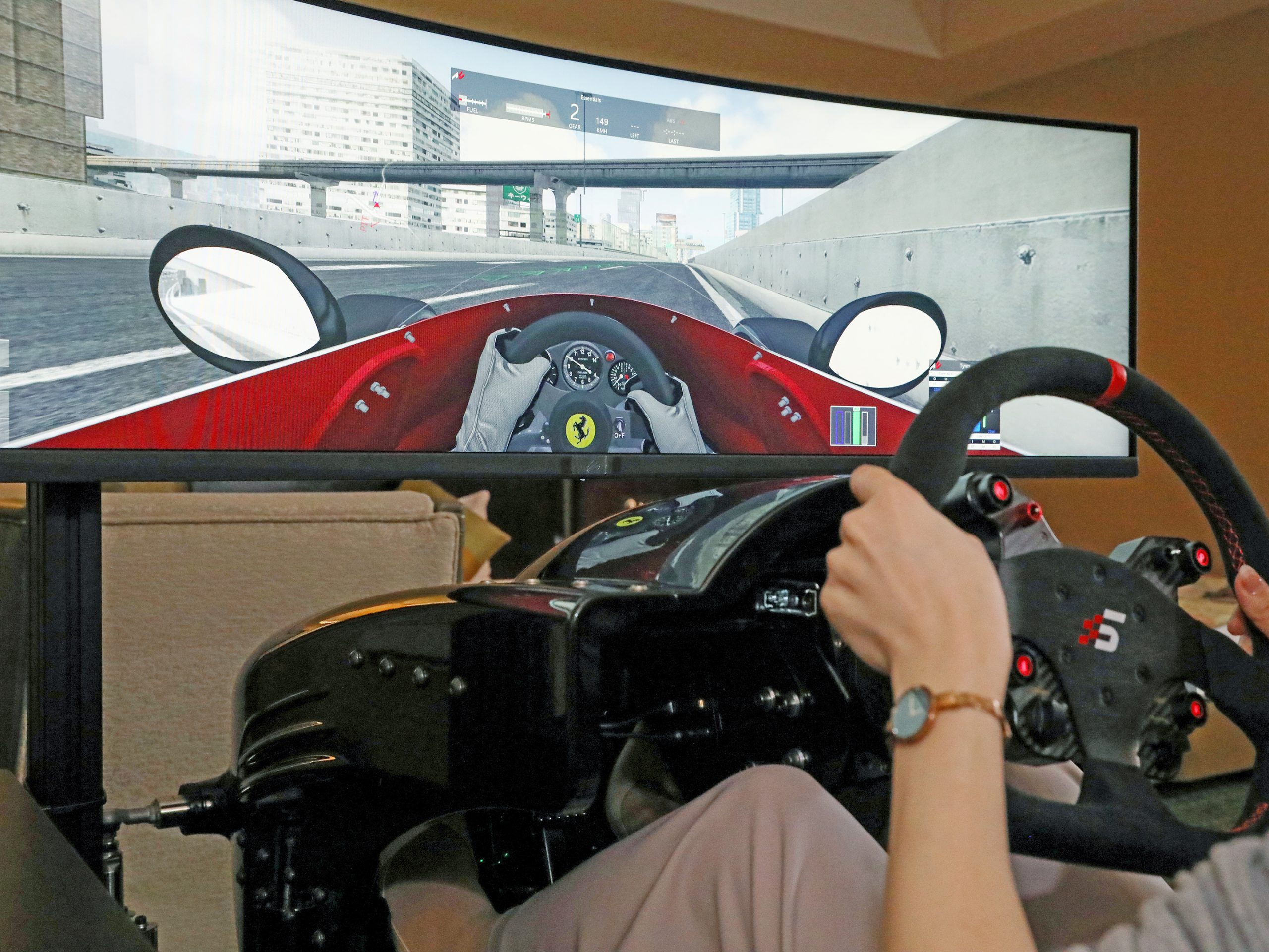 プロドライバーの世界を体感！リアルドライビングシミュレーターDRiVe-X 特別宿泊プラン